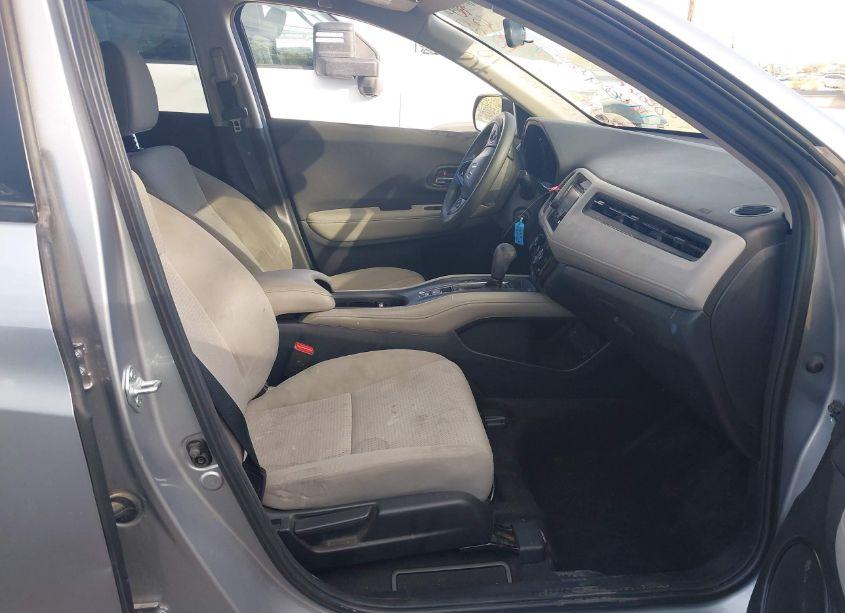 Photo 5 of 2022 Honda Hr-v 2WD LX (VIN 3CZRU5H30NM716757)