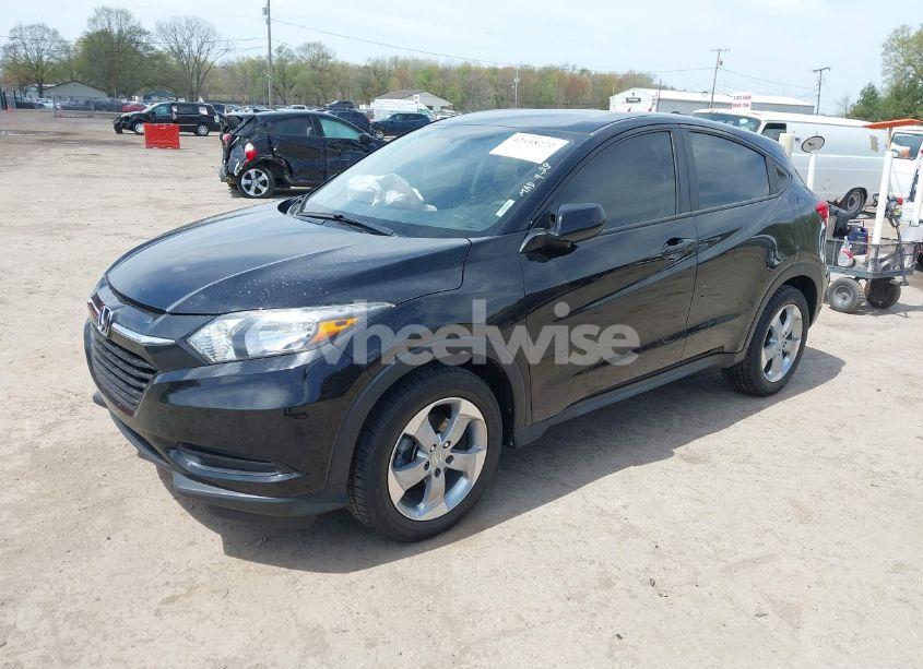 Photo 2 of 2017 Honda Hr-v LX (VIN 3CZRU5H31HG701915)