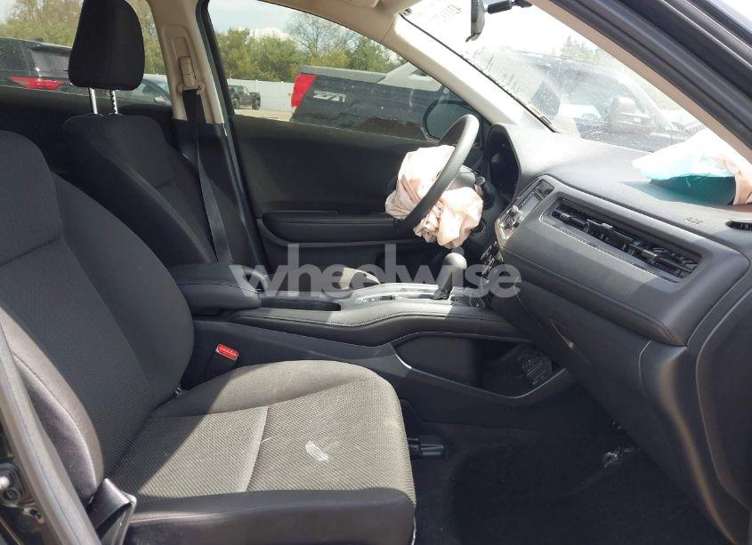 Photo 5 of 2017 Honda Hr-v LX (VIN 3CZRU5H31HG701915)