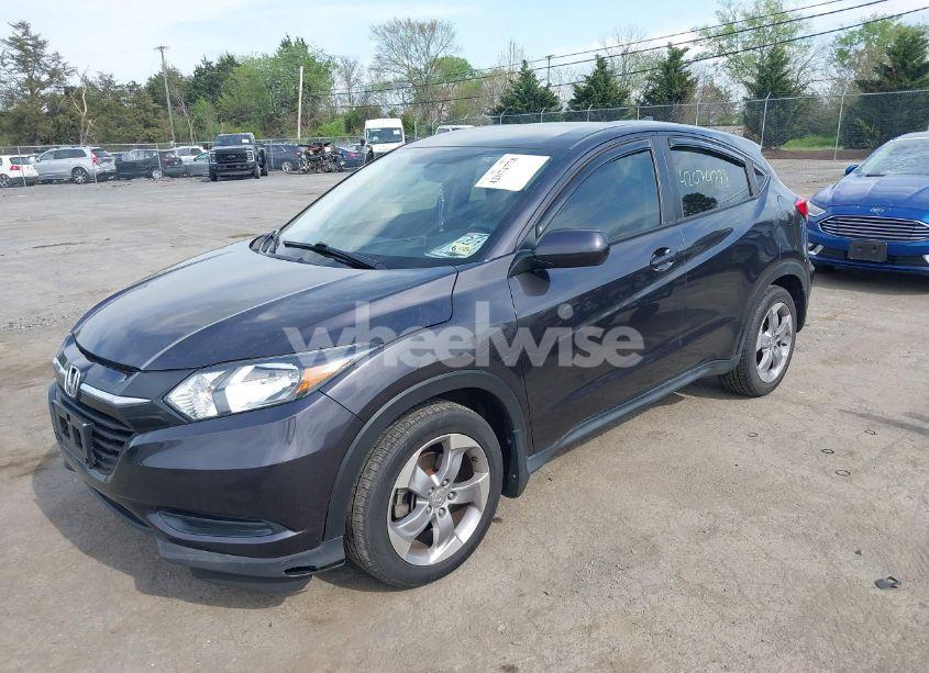 Photo 2 of 2017 Honda Hr-v LX (VIN 3CZRU5H31HM701804)