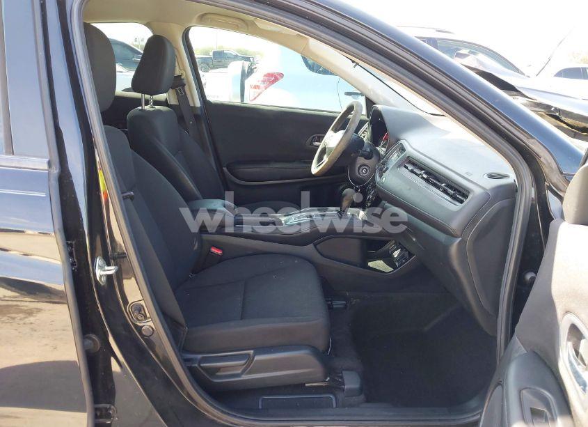 Photo 5 of 2017 Honda Hr-v LX (VIN 3CZRU5H31HM704119)