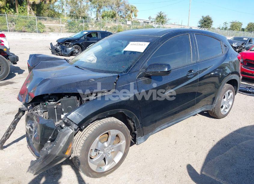 Photo 2 of 2017 Honda Hr-v LX (VIN 3CZRU5H31HM725388)