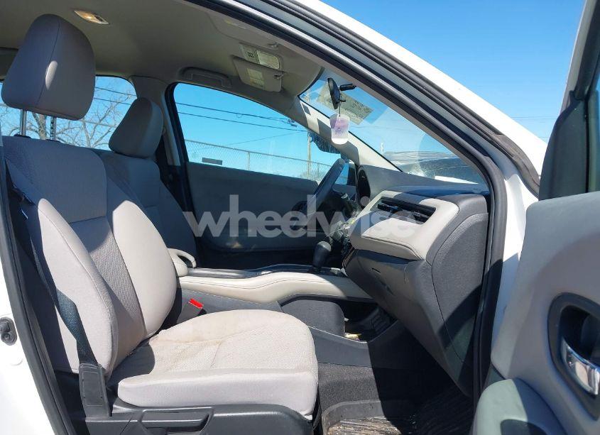 Photo 5 of 2018 Honda Hr-v LX (VIN 3CZRU5H31JM717362)