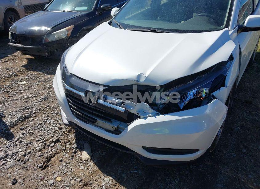 Photo 6 of 2018 Honda Hr-v LX (VIN 3CZRU5H31JM717362)