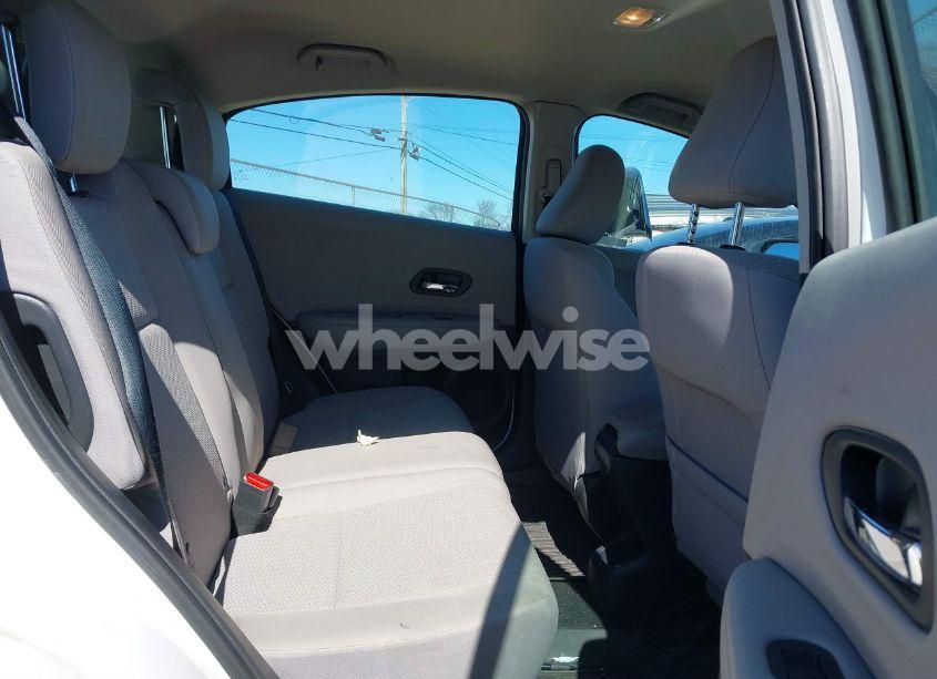 Photo 8 of 2018 Honda Hr-v LX (VIN 3CZRU5H31JM717362)