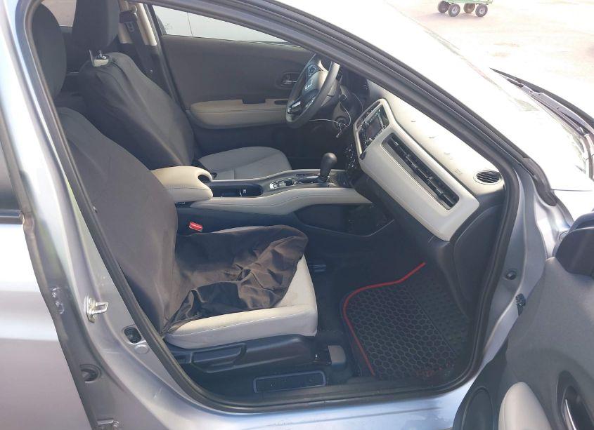 Photo 5 of 2019 Honda Hr-v LX (VIN 3CZRU5H31KM705049)