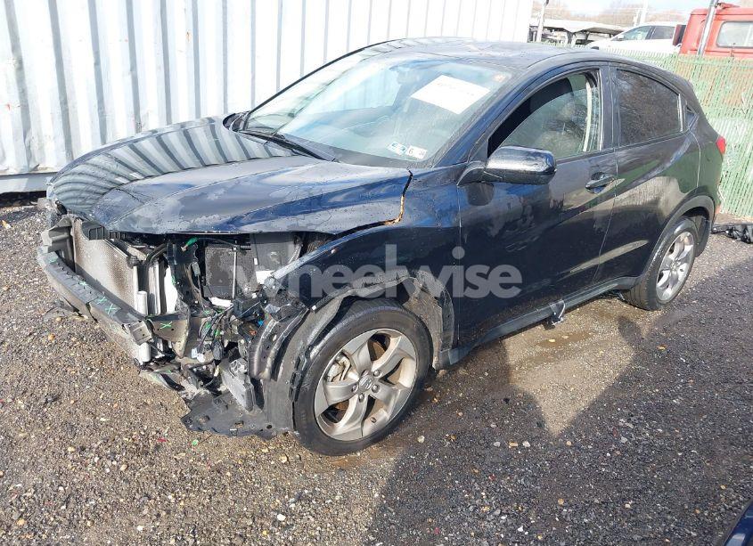 Photo 2 of 2019 Honda Hr-v LX (VIN 3CZRU5H31KM714477)