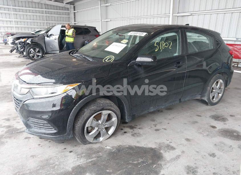 Photo 2 of 2021 Honda Hr-v 2WD LX (VIN 3CZRU5H31MM710612)