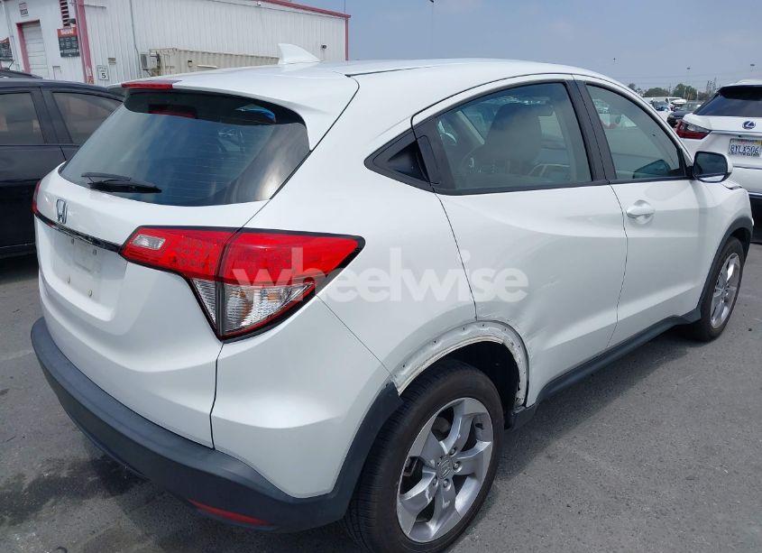 Photo 4 of 2022 Honda Hr-v 2WD LX (VIN 3CZRU5H31NM731526)