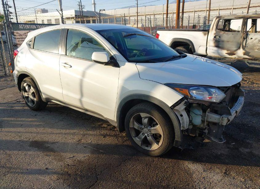 2017 Honda Hr-v LX (VIN 3CZRU5H32HM706414) main photo