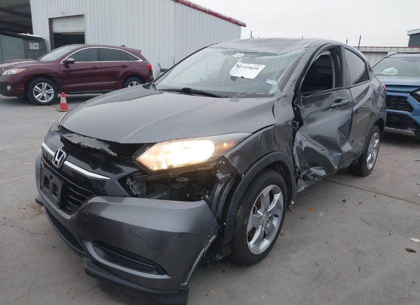 Photo 2 of 2018 Honda Hr-v LX (VIN 3CZRU5H32JG704649)