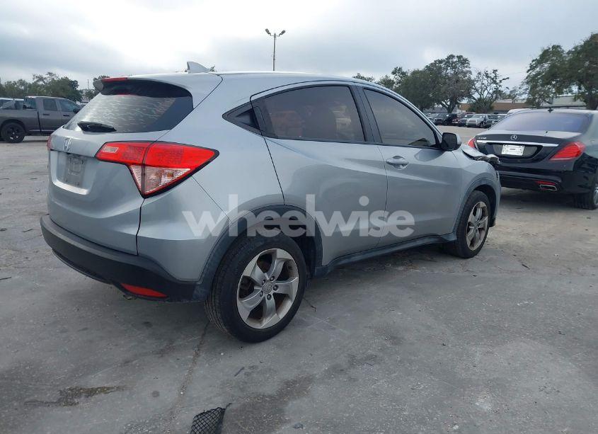 Photo 4 of 2018 Honda Hr-v LX (VIN 3CZRU5H32JM722067)