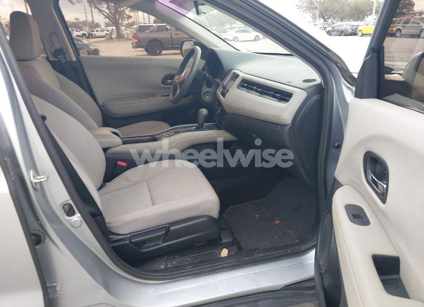 Photo 5 of 2018 Honda Hr-v LX (VIN 3CZRU5H32JM722067)