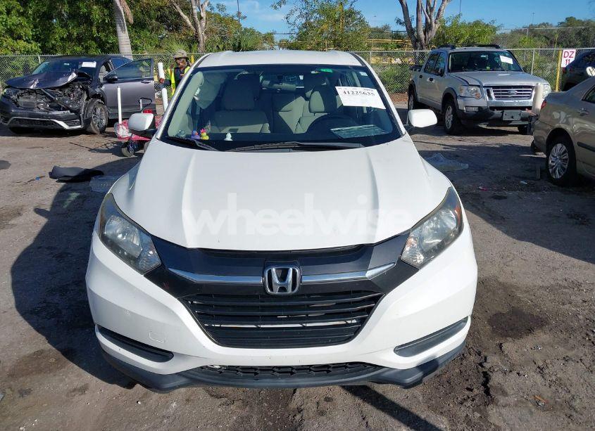 Photo 12 of 2018 Honda Hr-v LX (VIN 3CZRU5H32JM722330)