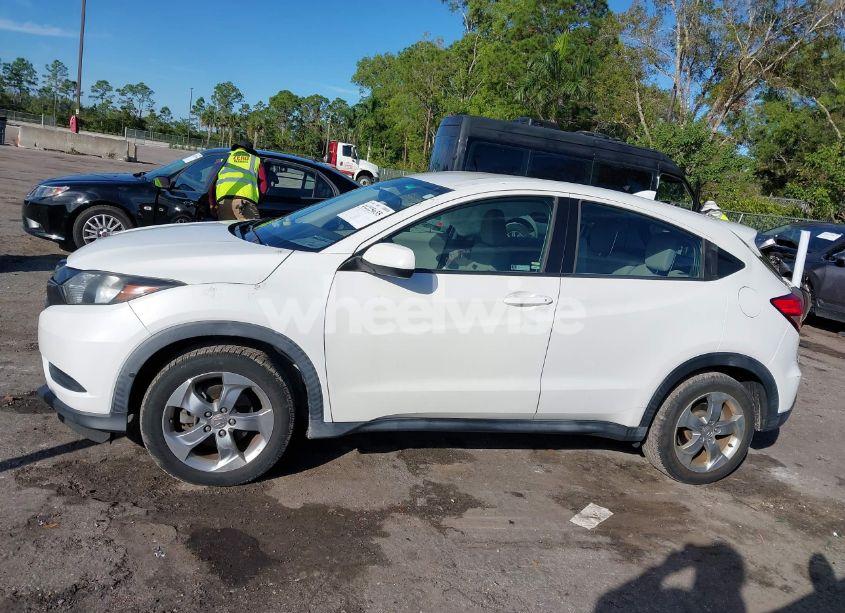 Photo 14 of 2018 Honda Hr-v LX (VIN 3CZRU5H32JM722330)