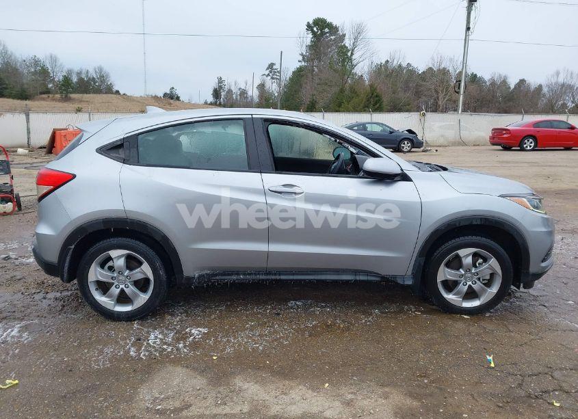 Photo 13 of 2019 Honda Hr-v LX (VIN 3CZRU5H32KG709674)