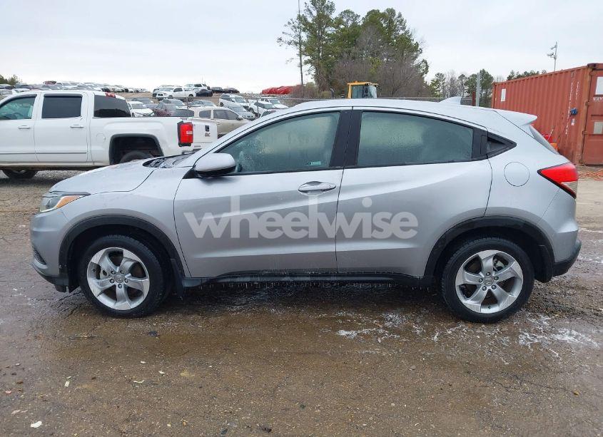 Photo 14 of 2019 Honda Hr-v LX (VIN 3CZRU5H32KG709674)