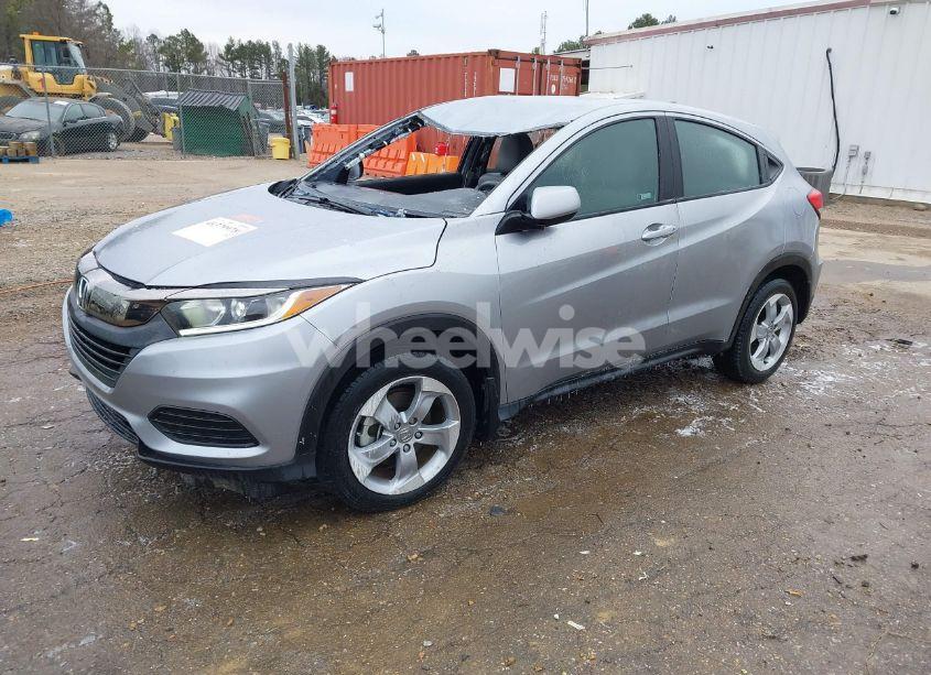 Photo 2 of 2019 Honda Hr-v LX (VIN 3CZRU5H32KG709674)