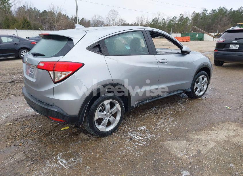Photo 4 of 2019 Honda Hr-v LX (VIN 3CZRU5H32KG709674)
