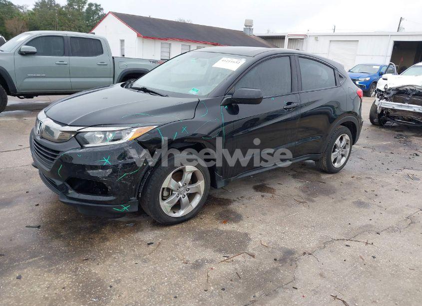 Photo 2 of 2019 Honda Hr-v LX (VIN 3CZRU5H32KG714650)