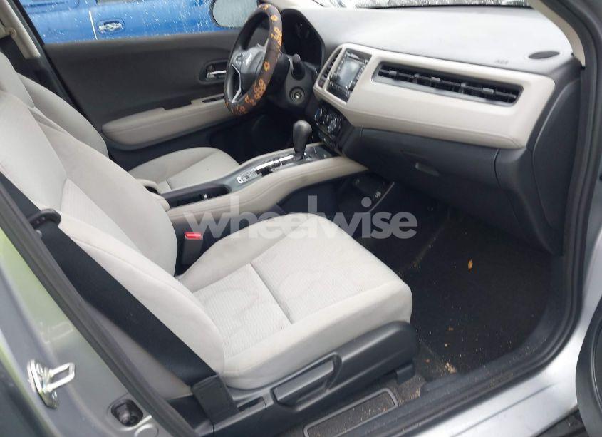 Photo 5 of 2020 Honda Hr-v 2WD LX (VIN 3CZRU5H32LM706826)