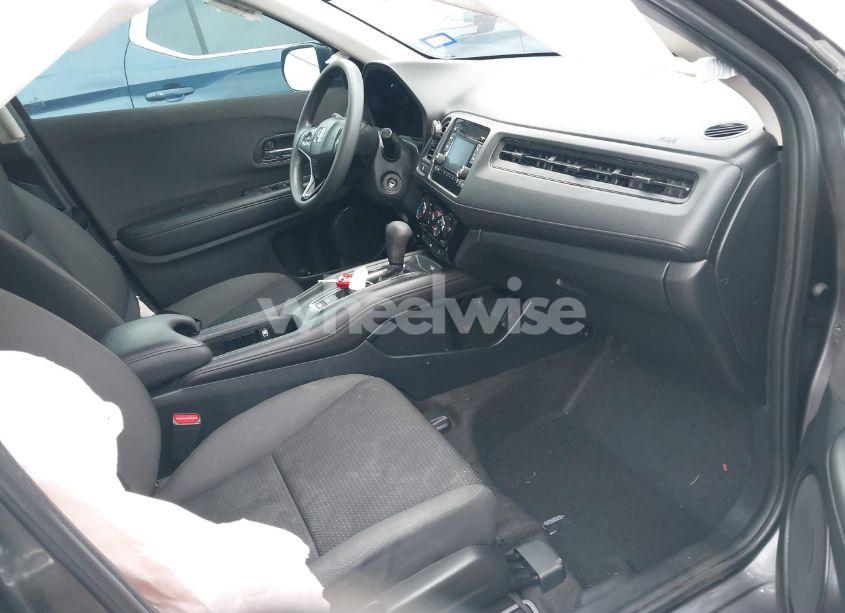 Photo 5 of 2020 Honda Hr-v 2WD LX (VIN 3CZRU5H32LM713453)