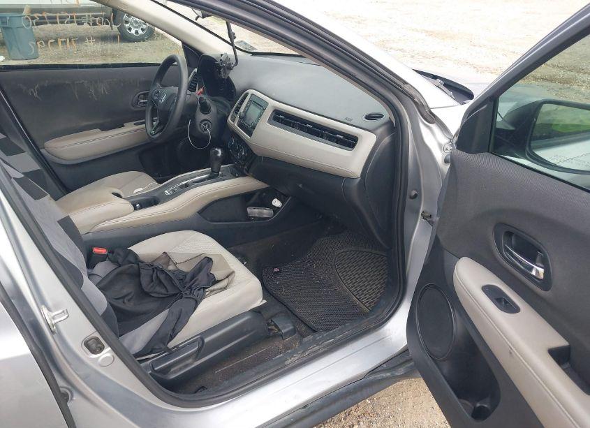 Photo 5 of 2020 Honda Hr-v 2WD LX (VIN 3CZRU5H32LM717292)