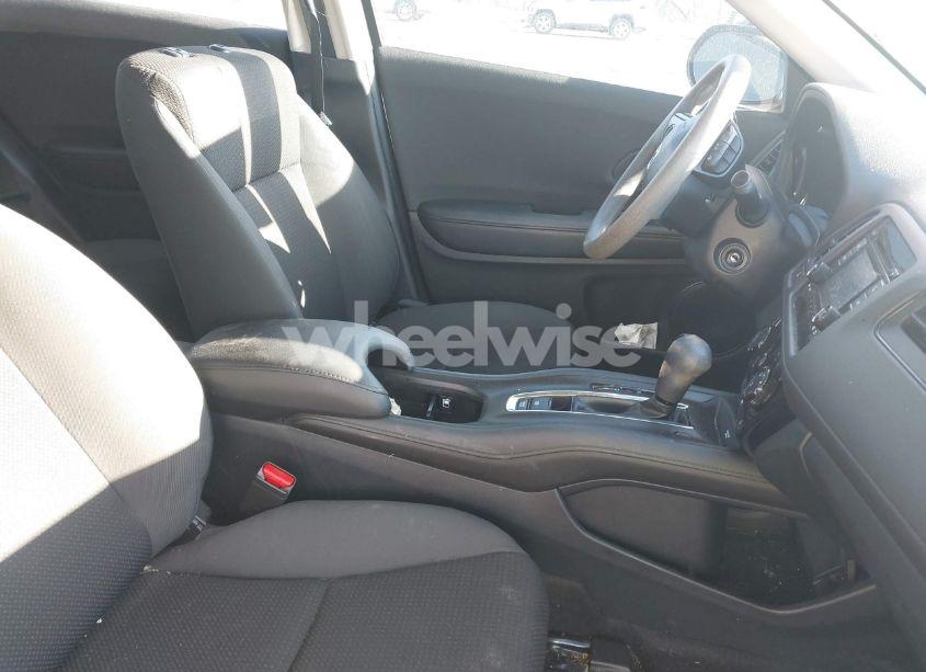 Photo 5 of 2022 Honda Hr-v 2WD LX (VIN 3CZRU5H32NM703153)