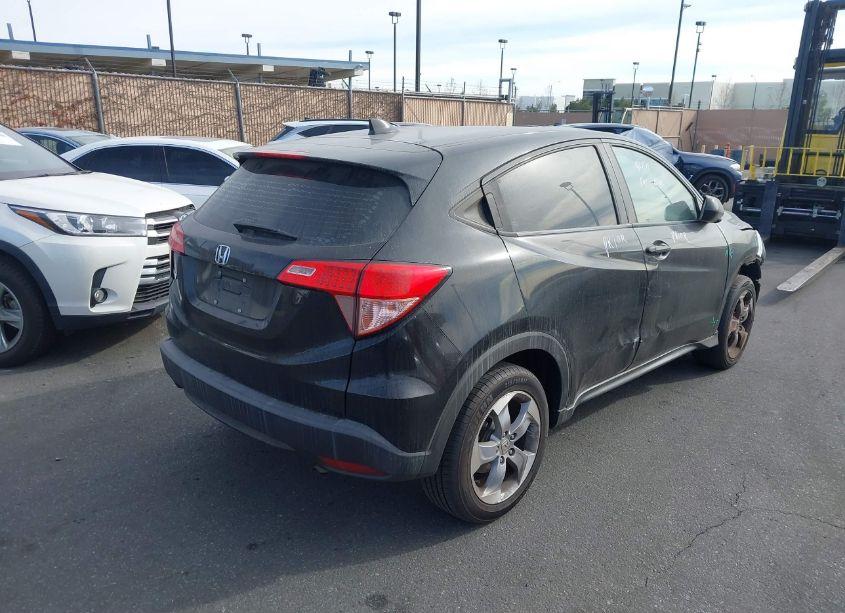 Photo 4 of 2018 Honda Hr-v LX (VIN 3CZRU5H33JM717797)