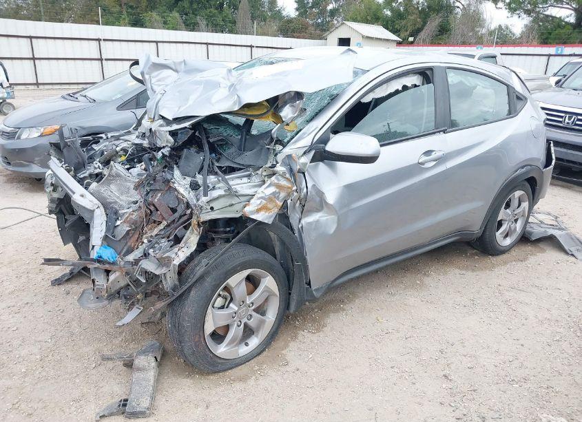 Photo 2 of 2019 Honda Hr-v LX (VIN 3CZRU5H33KG715838)