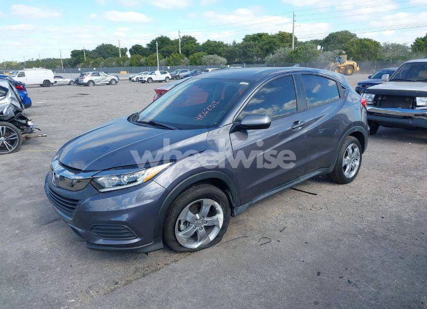 Photo 2 of 2019 Honda Hr-v LX (VIN 3CZRU5H33KM728820)