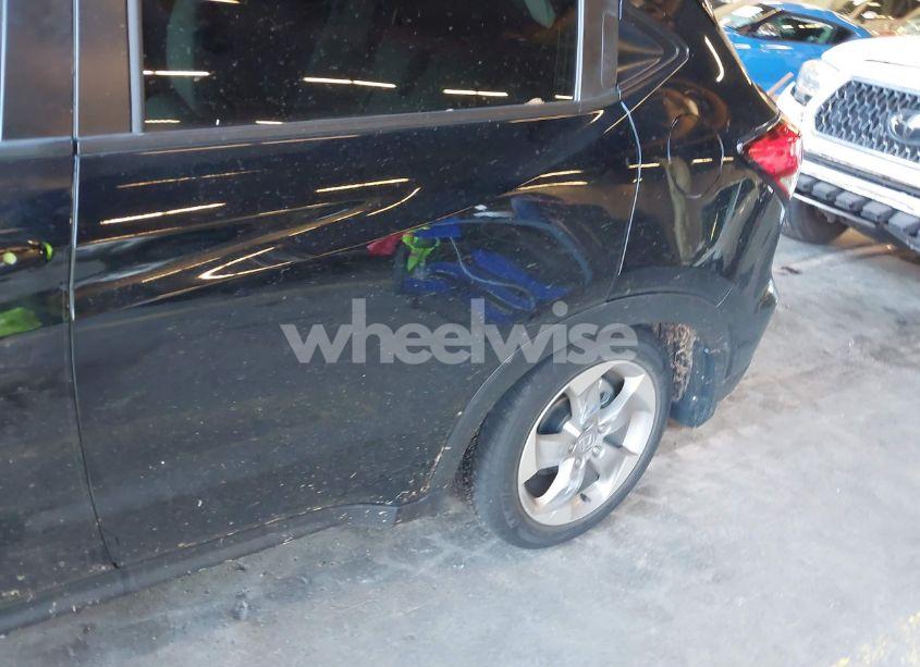 Photo 6 of 2020 Honda Hr-v 2WD LX (VIN 3CZRU5H33LM705233)