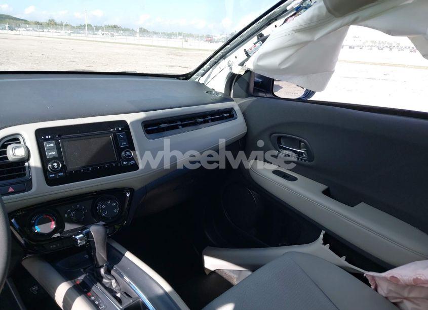 Photo 5 of 2022 Honda Hr-v 2WD LX (VIN 3CZRU5H33NM704232)