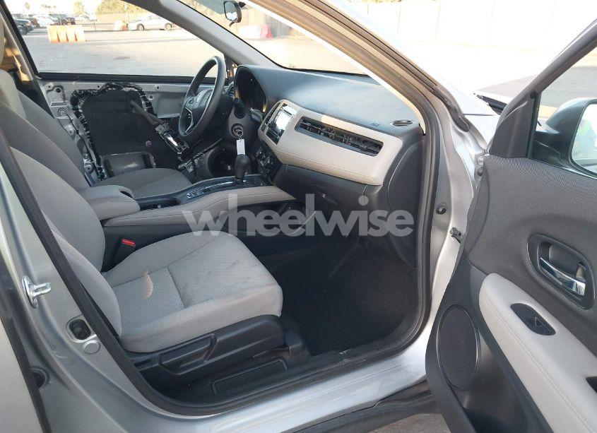 Photo 5 of 2022 Honda Hr-v 2WD LX (VIN 3CZRU5H33NM716235)