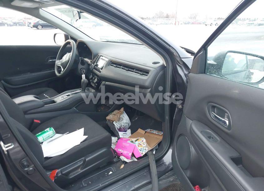 Photo 5 of 2017 Honda Hr-v LX (VIN 3CZRU5H34HM701781)