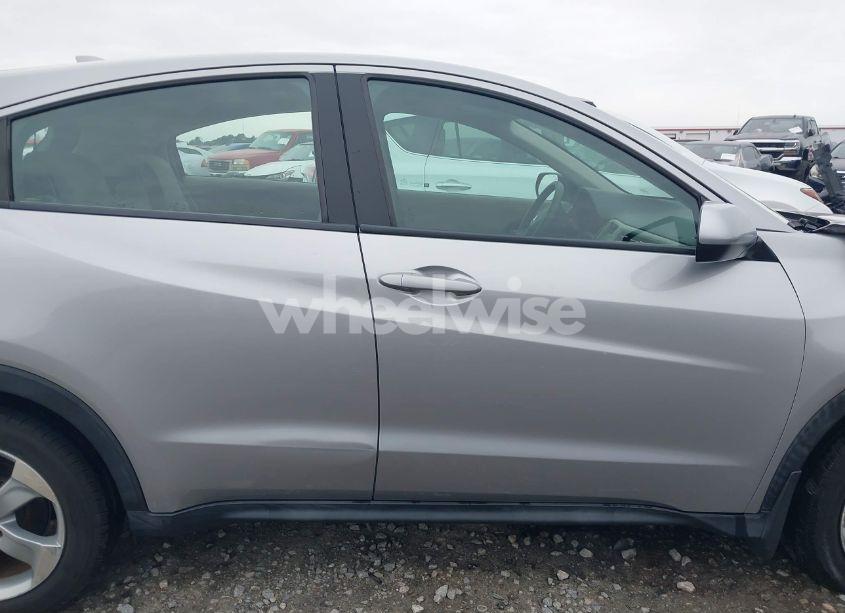 Photo 13 of 2017 Honda Hr-v LX (VIN 3CZRU5H34HM717334)