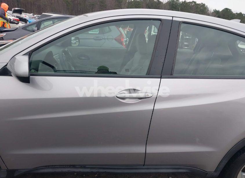 Photo 14 of 2017 Honda Hr-v LX (VIN 3CZRU5H34HM717334)