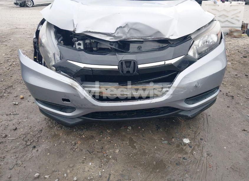 Photo 6 of 2017 Honda Hr-v LX (VIN 3CZRU5H34HM717334)