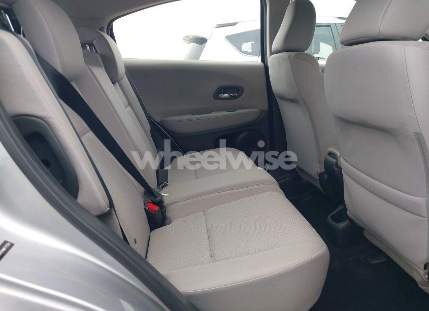 Photo 8 of 2017 Honda Hr-v LX (VIN 3CZRU5H34HM717334)