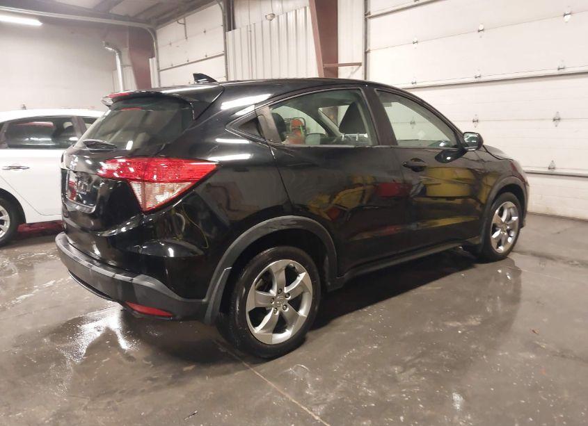 Photo 4 of 2018 Honda Hr-v LX (VIN 3CZRU5H34JG700618)