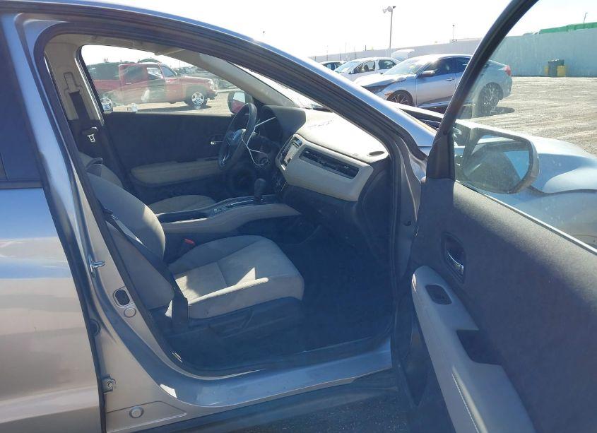 Photo 5 of 2020 Honda Hr-v 2WD LX (VIN 3CZRU5H34LM714121)