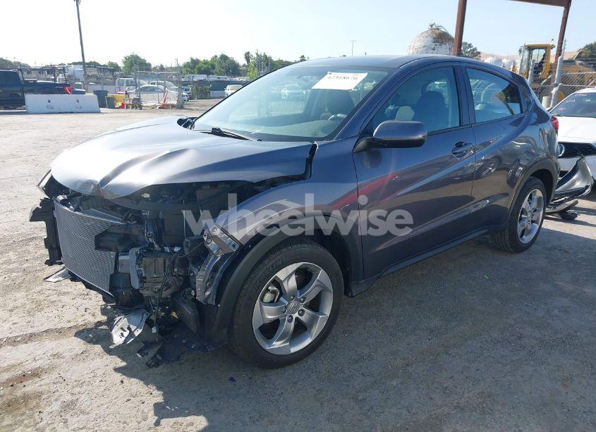 Photo 2 of 2017 Honda Hr-v LX (VIN 3CZRU5H35HG700492)