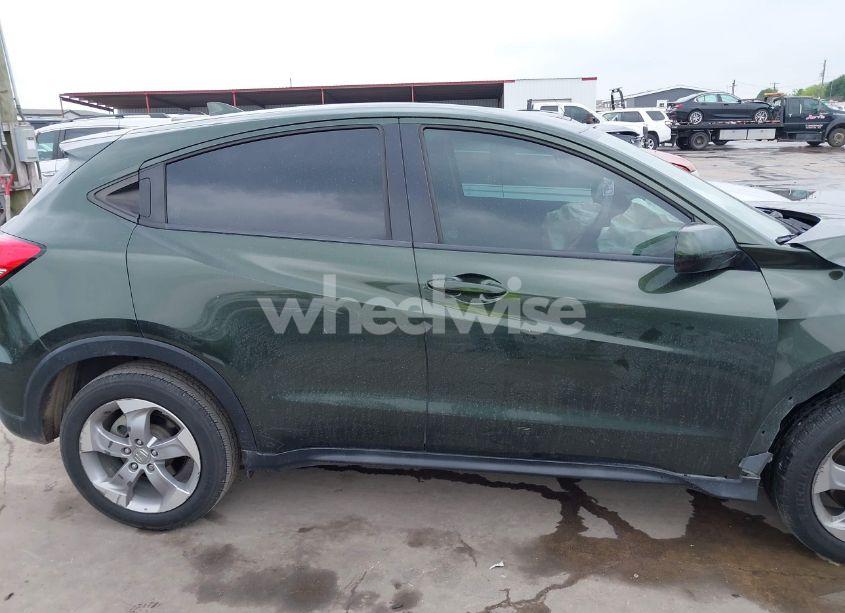 Photo 14 of 2018 Honda Hr-v LX (VIN 3CZRU5H35JM710446)