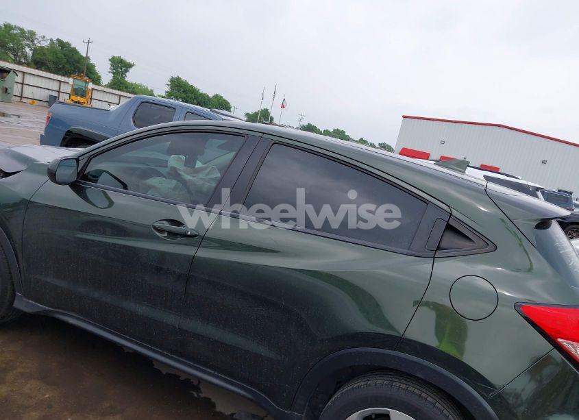 Photo 15 of 2018 Honda Hr-v LX (VIN 3CZRU5H35JM710446)