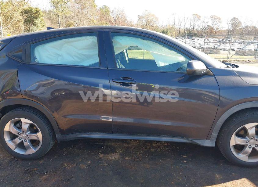 Photo 13 of 2018 Honda Hr-v LX (VIN 3CZRU5H35JM718398)