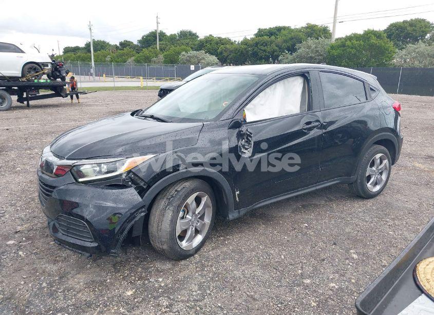 Photo 2 of 2022 Honda Hr-v 2WD LX (VIN 3CZRU5H35NM723770)