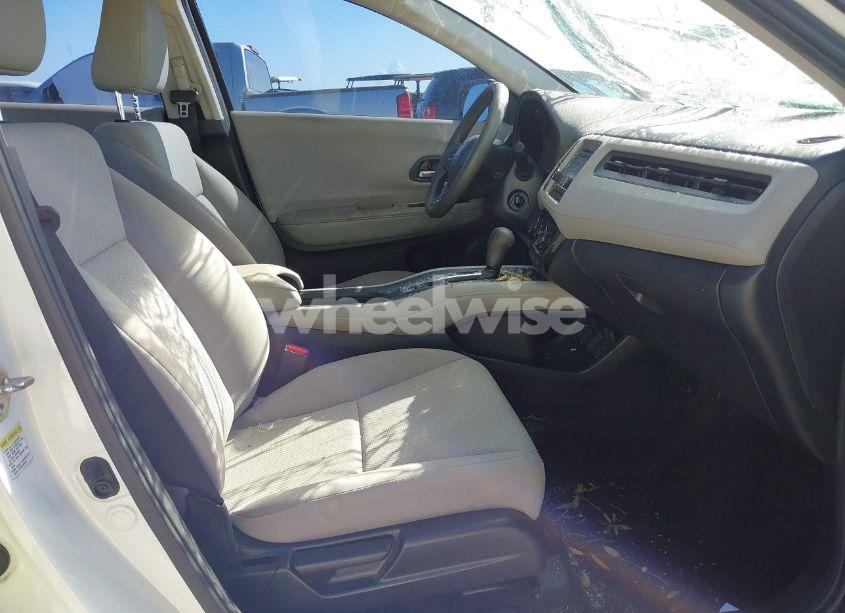 Photo 5 of 2016 Honda Hr-v LX (VIN 3CZRU5H36GM727104)