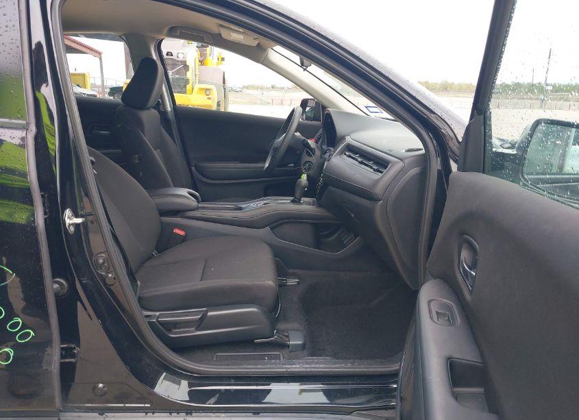 Photo 5 of 2017 Honda Hr-v LX (VIN 3CZRU5H36HG702039)