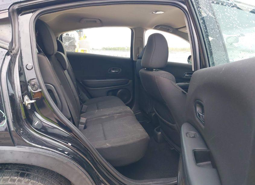 Photo 8 of 2017 Honda Hr-v LX (VIN 3CZRU5H36HG702039)