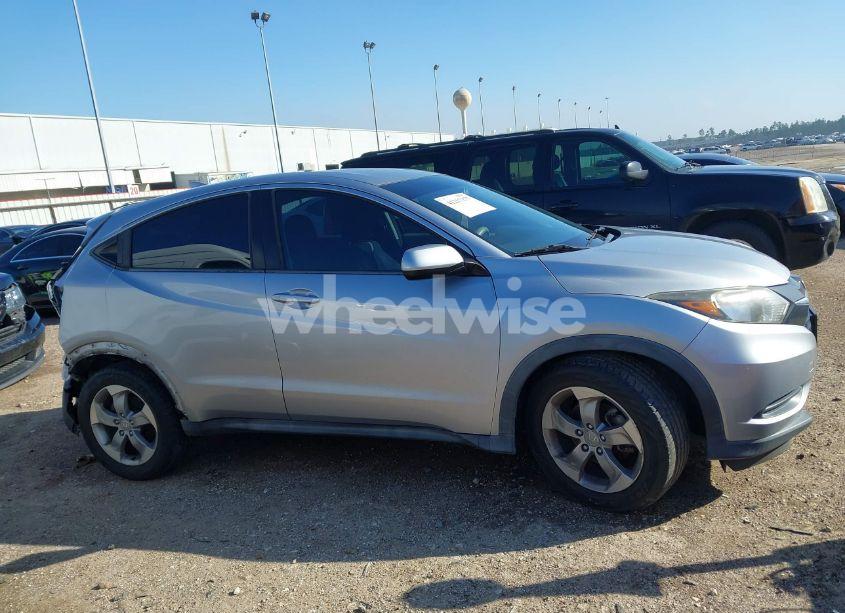 Photo 13 of 2018 Honda Hr-v LX (VIN 3CZRU5H36JM717924)